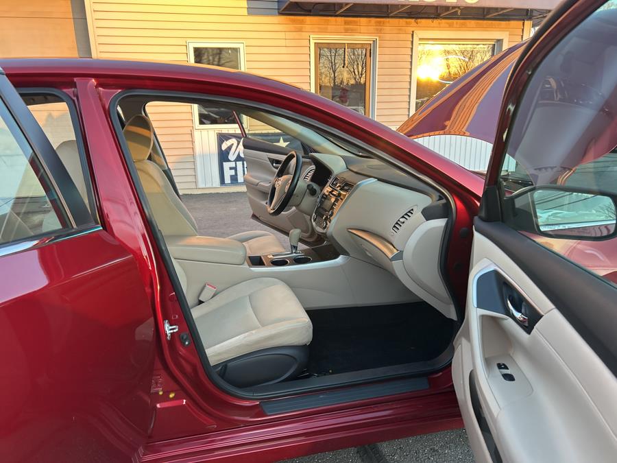 2015 Nissan Altima 4dr Sdn I4 2.5 S, available for sale in South Windsor , Connecticut | Ful-line Auto LLC. South Windsor , Connecticut 2015 Nissan Altima 4dr Sdn I4 2.5 S, available for sale in South Windsor , Connecticut | Ful-line Auto LLC. South Windsor , Connecticut