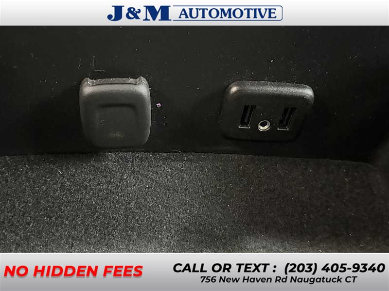 2017 GMC Sierra 1500 SLE, available for sale in Naugatuck, Connecticut | J&M Automotive Sls&Svc LLC. Naugatuck, Connecticut 2017 GMC Sierra 1500 SLE, available for sale in Naugatuck, Connecticut | J&M Automotive Sls&Svc LLC. Naugatuck, Connecticut