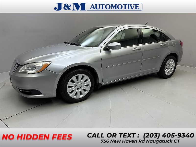 Used 2014 Chrysler 200 in Naugatuck, Connecticut | J&M Automotive Sls&Svc LLC. Naugatuck, Connecticut