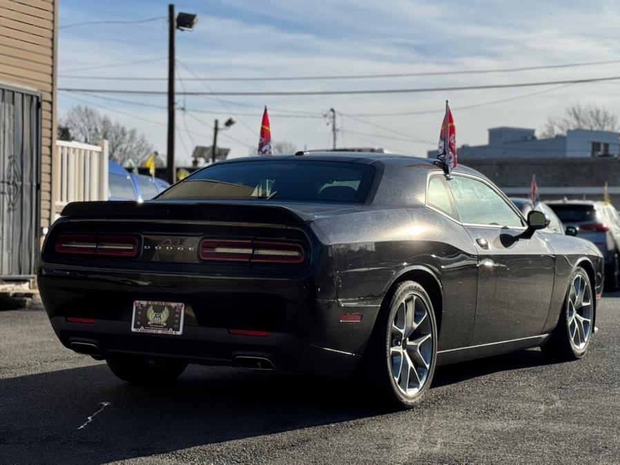 2023 Dodge Challenger GT photo 6