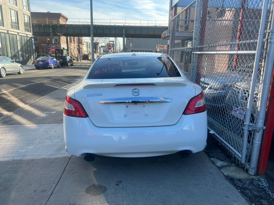 2009 Nissan Maxima SV photo 3