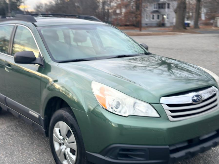 2010 Subaru Outback 2.5i photo 8