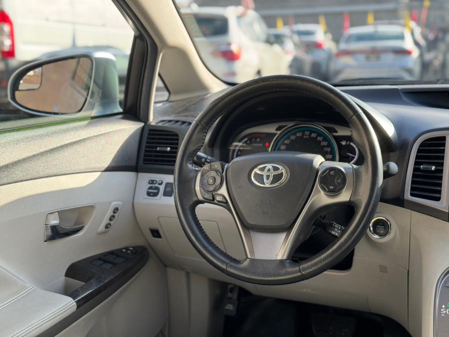 2014 Toyota Venza XLE photo 16