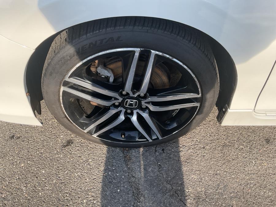 2017 Honda Accord Sedan Sport SE Manual, available for sale in Waterbury, Connecticut | Jim Juliani Motors. Waterbury, Connecticut 2017 Honda Accord Sedan Sport SE Manual, available for sale in Waterbury, Connecticut | Jim Juliani Motors. Waterbury, Connecticut