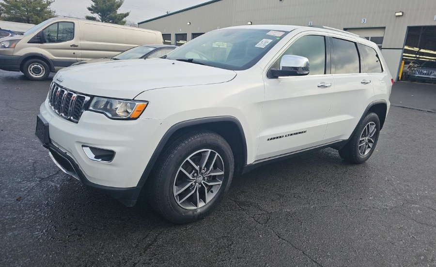 Used 2018 Jeep Grand Cherokee in Hempstead, New York | VIP Auto Credit Express. Hempstead, New York