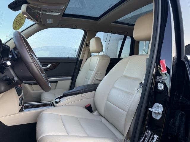 2015 Mercedes-benz Glk GLK 350, available for sale in Stratford, Connecticut | Wiz Leasing Inc. Stratford, Connecticut 2015 Mercedes-benz Glk GLK 350, available for sale in Stratford, Connecticut | Wiz Leasing Inc. Stratford, Connecticut