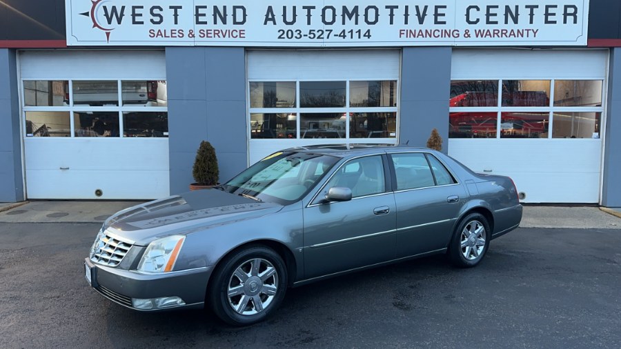 Cadillac DTS's photo