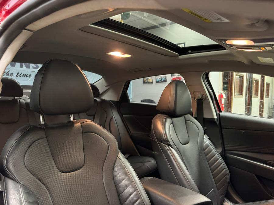 2022 Hyundai Elantra Limited IVT, available for sale in Inwood, New York | 5 Towns Drive. Inwood, New York 2022 Hyundai Elantra Limited IVT, available for sale in Inwood, New York | 5 Towns Drive. Inwood, New York