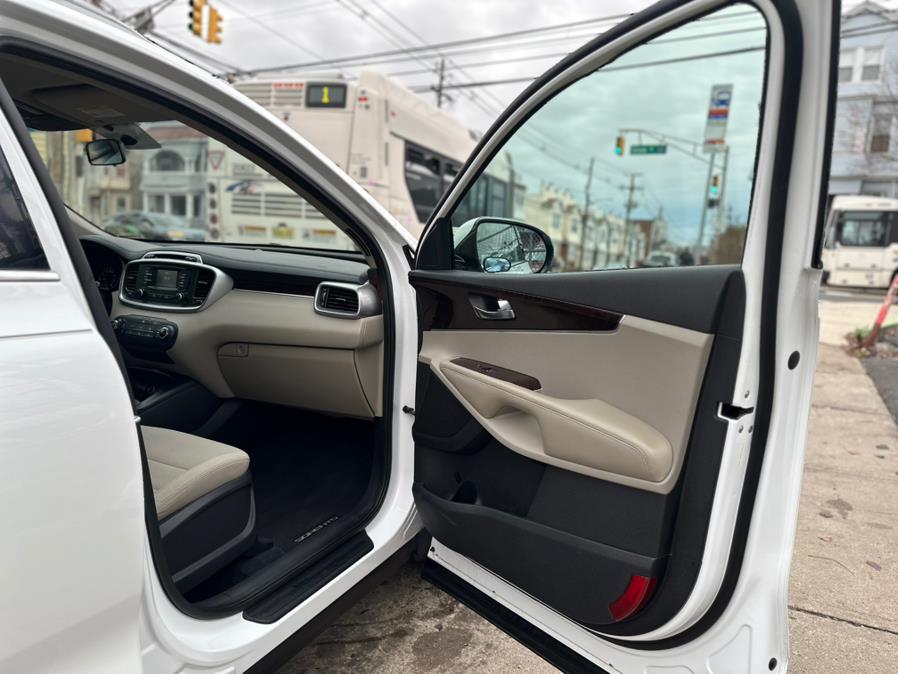 2016 Kia Sorento FWD 4dr 2.4L LX, available for sale in Hasbrouck Heights, New Jersey | Muwan Motors. Hasbrouck Heights, New Jersey 2016 Kia Sorento FWD 4dr 2.4L LX, available for sale in Hasbrouck Heights, New Jersey | Muwan Motors. Hasbrouck Heights, New Jersey