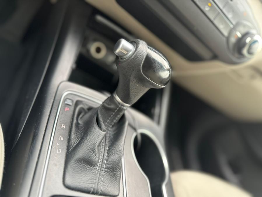 2016 Kia Sorento FWD 4dr 2.4L LX, available for sale in Hasbrouck Heights, New Jersey | Muwan Motors. Hasbrouck Heights, New Jersey 2016 Kia Sorento FWD 4dr 2.4L LX, available for sale in Hasbrouck Heights, New Jersey | Muwan Motors. Hasbrouck Heights, New Jersey