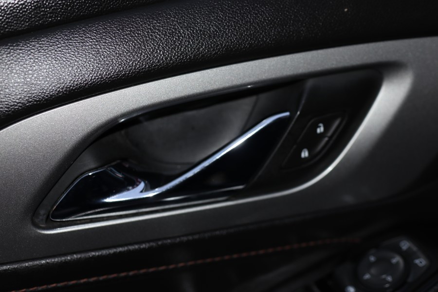 2019 Chevrolet Traverse AWD 4dr LT Cloth w/1LT, available for sale in Jamaica, New York | Hillside Auto Mall Inc.. Jamaica, New York 2019 Chevrolet Traverse AWD 4dr LT Cloth w/1LT, available for sale in Jamaica, New York | Hillside Auto Mall Inc.. Jamaica, New York