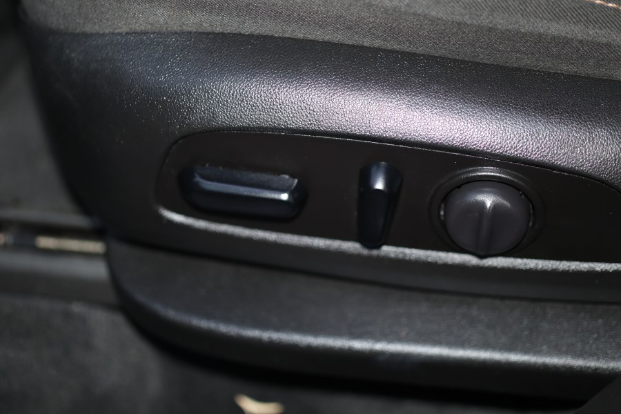 2019 Chevrolet Traverse AWD 4dr LT Cloth w/1LT, available for sale in Jamaica, New York | Hillside Auto Mall Inc.. Jamaica, New York 2019 Chevrolet Traverse AWD 4dr LT Cloth w/1LT, available for sale in Jamaica, New York | Hillside Auto Mall Inc.. Jamaica, New York