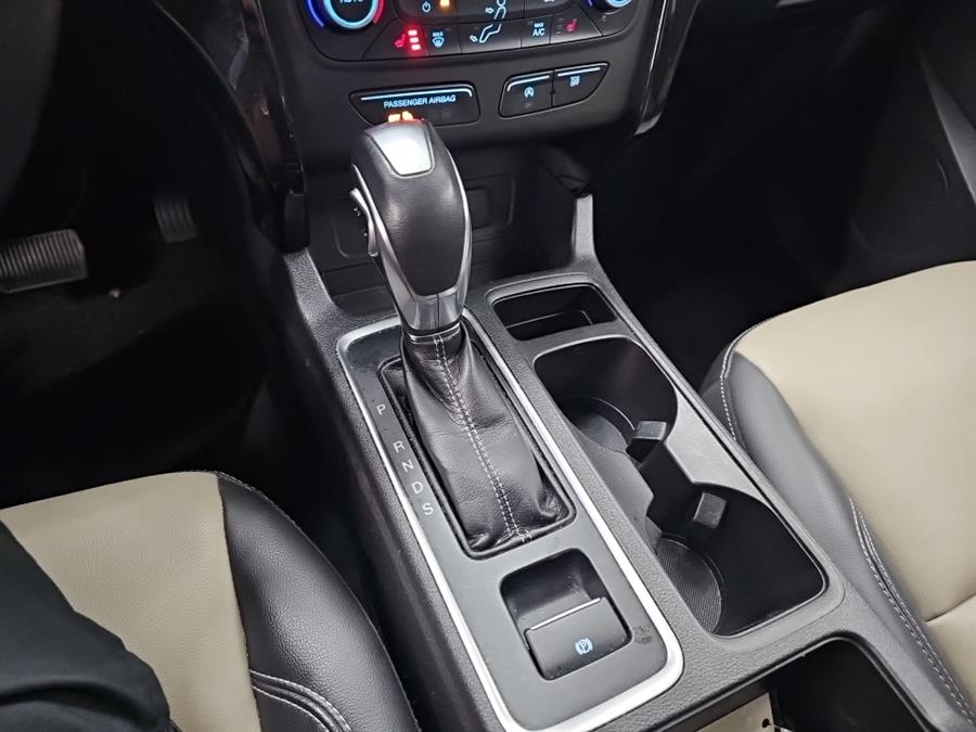 2019 Ford Escape SEL photo 19