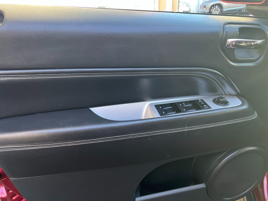 2015 Jeep Compass 4WD 4dr Latitude, available for sale in Bristol, Connecticut | Bristol Auto Center LLC. Bristol, Connecticut 2015 Jeep Compass 4WD 4dr Latitude, available for sale in Bristol, Connecticut | Bristol Auto Center LLC. Bristol, Connecticut