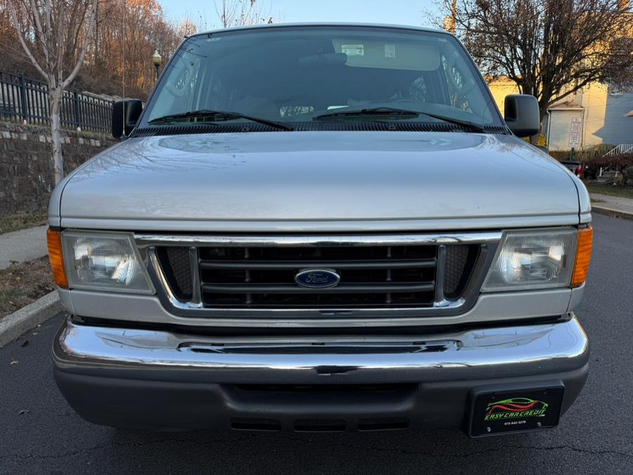 2005 Ford Econoline Wagon XLT photo 10