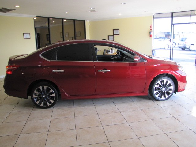 2017 Nissan Sentra SR Turbo photo 2