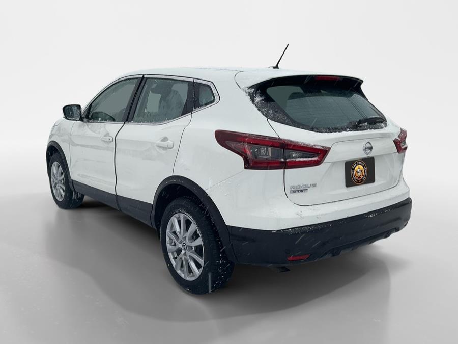 2021 Nissan Rogue Sport S photo 2