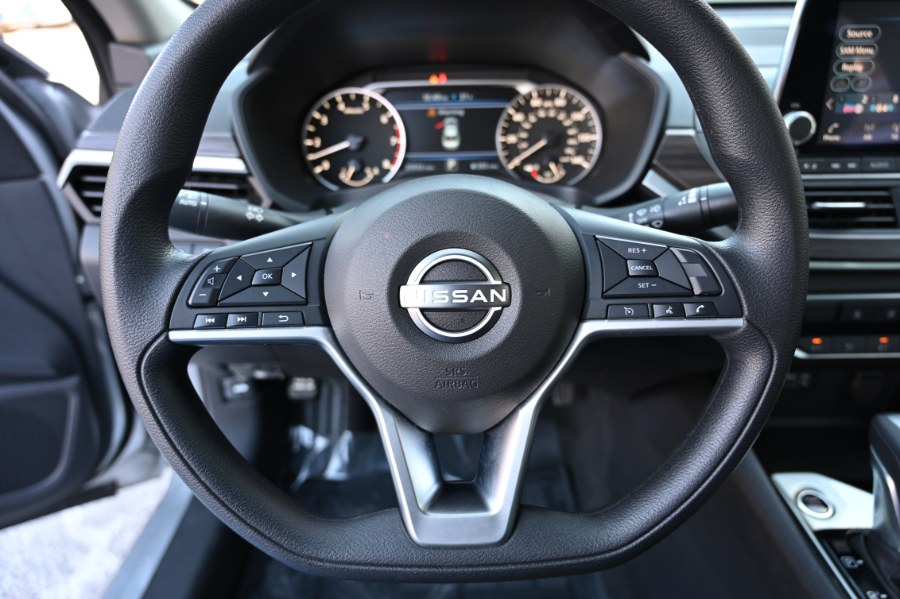 2024 Nissan Altima SV photo 17