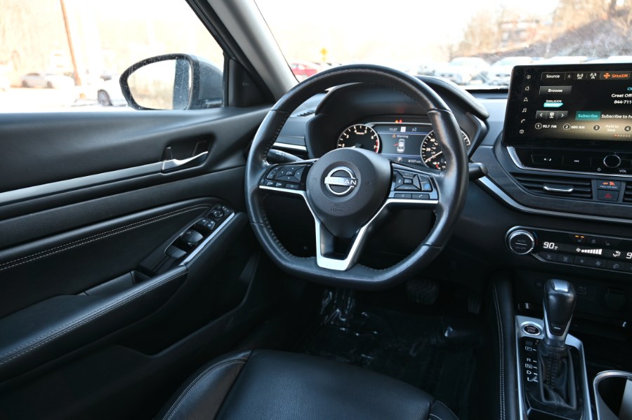 2023 Nissan Altima SL photo 11