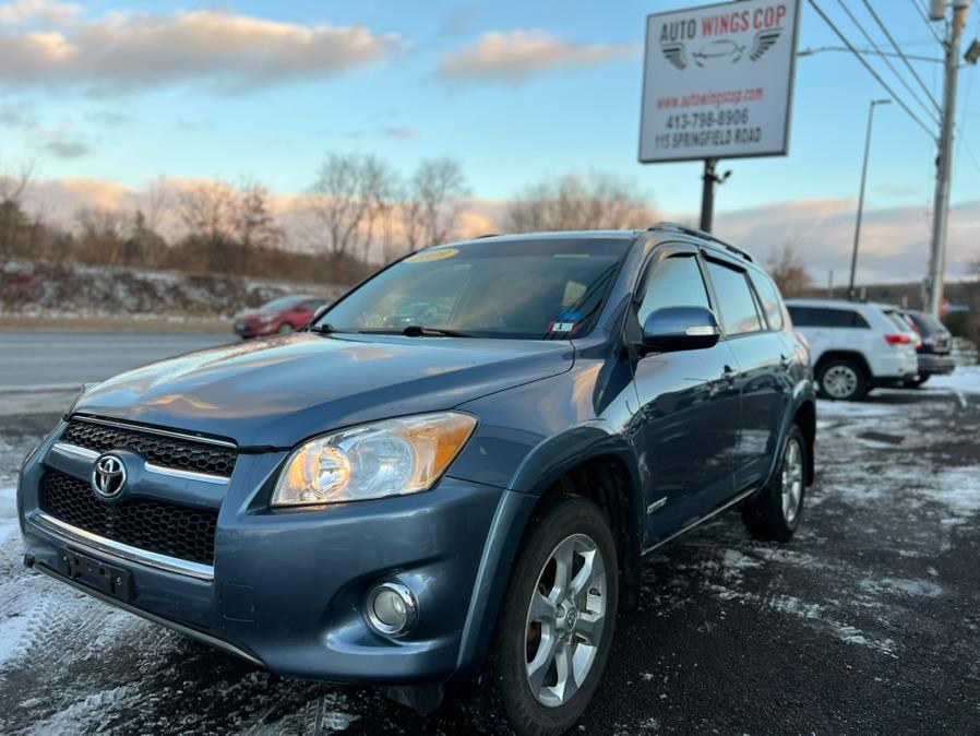 Toyota RAV4's photo