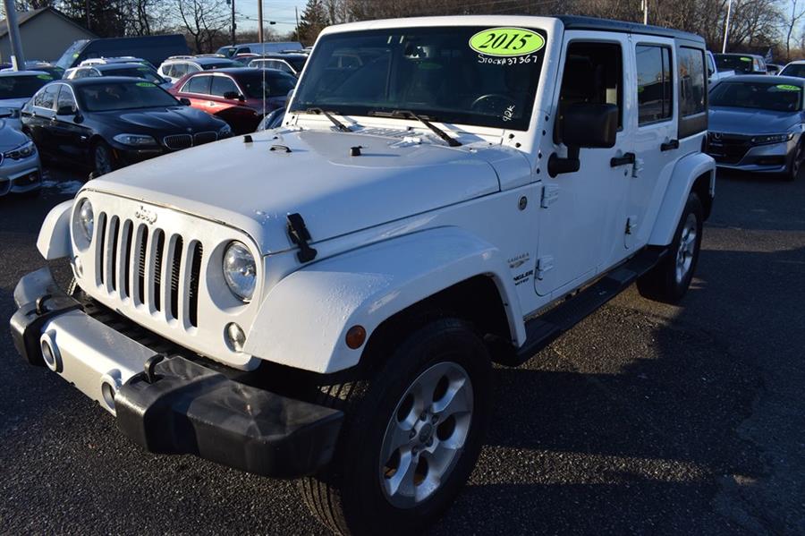 2015 Jeep Wrangler Unlimited Sahara photo 3