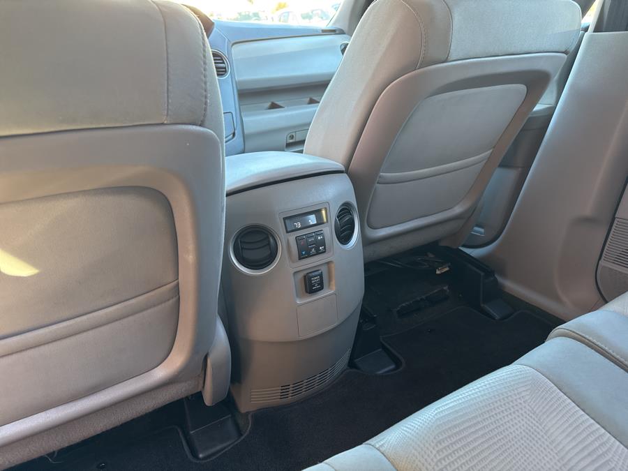 2015 Honda Pilot 4WD 4dr LX, available for sale in Waterbury, Connecticut | National Auto Brokers, Inc.. Waterbury, Connecticut 2015 Honda Pilot 4WD 4dr LX, available for sale in Waterbury, Connecticut | National Auto Brokers, Inc.. Waterbury, Connecticut