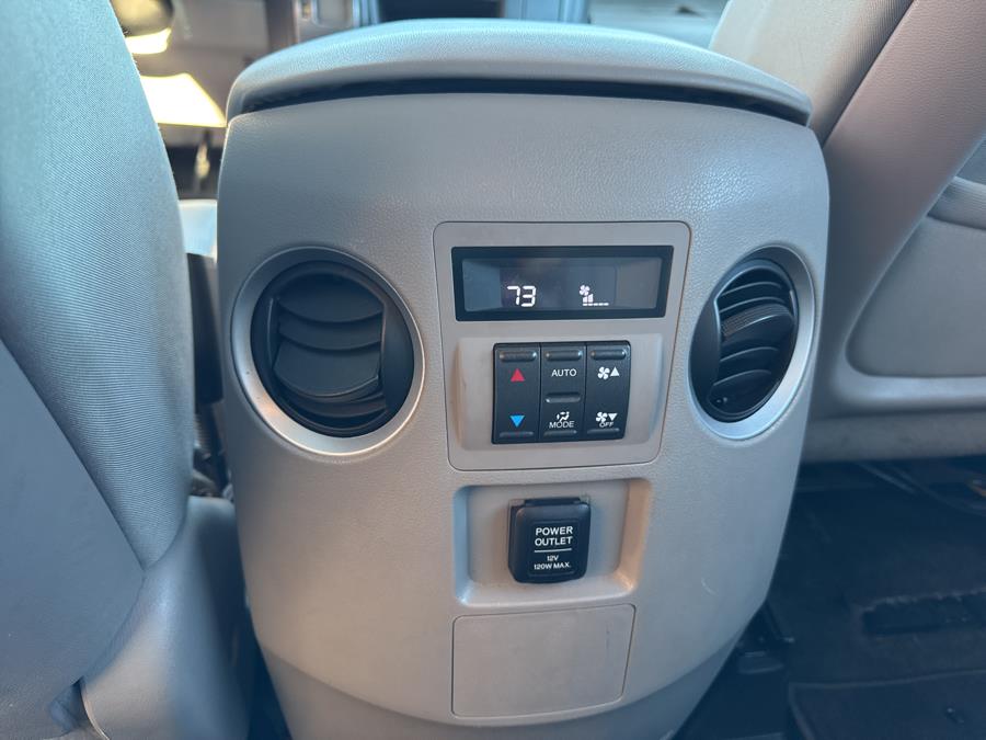 2015 Honda Pilot 4WD 4dr LX, available for sale in Waterbury, Connecticut | National Auto Brokers, Inc.. Waterbury, Connecticut 2015 Honda Pilot 4WD 4dr LX, available for sale in Waterbury, Connecticut | National Auto Brokers, Inc.. Waterbury, Connecticut