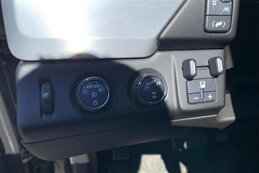 2017 GMC Yukon 4WD 4dr SLT, available for sale in Lindenhurst, New York | Power Motor Group. Lindenhurst, New York 2017 GMC Yukon 4WD 4dr SLT, available for sale in Lindenhurst, New York | Power Motor Group. Lindenhurst, New York