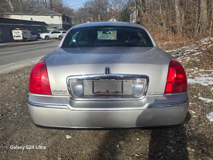 2011 Lincoln Town Car 4dr Sdn Executive L w/Livery Pkg, available for sale in Bloomingdale, New Jersey | Bloomingdale Auto Group. Bloomingdale, New Jersey 2011 Lincoln Town Car 4dr Sdn Executive L w/Livery Pkg, available for sale in Bloomingdale, New Jersey | Bloomingdale Auto Group. Bloomingdale, New Jersey