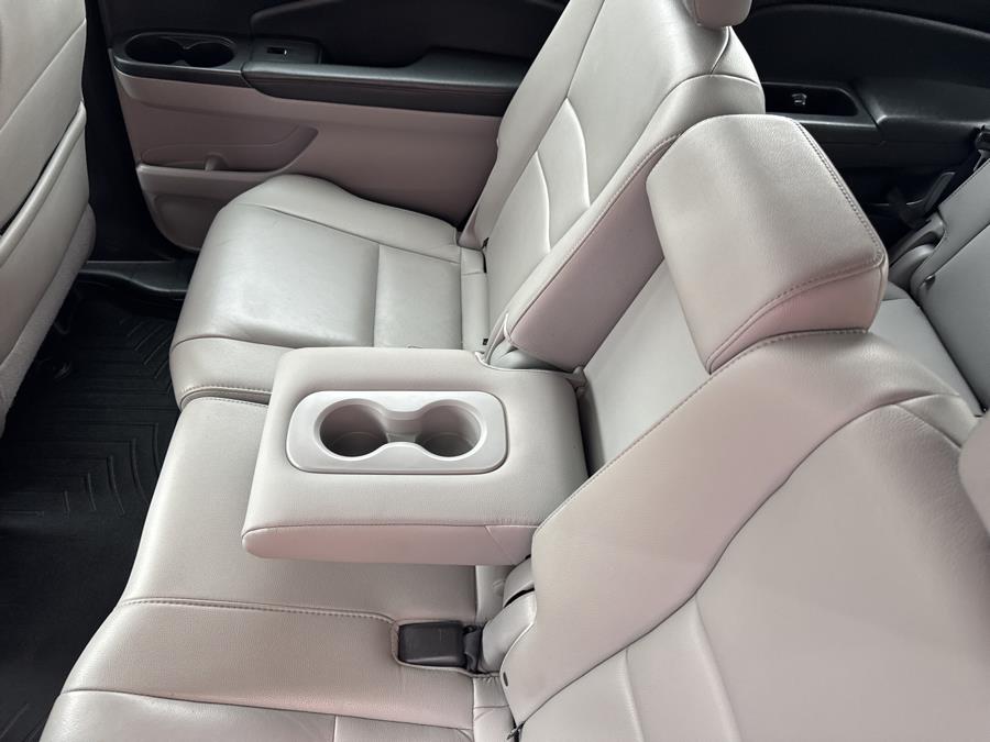 2019 Honda Pilot EX-L w/Navi & RES AWD, available for sale in Waterbury, Connecticut | National Auto Brokers, Inc.. Waterbury, Connecticut 2019 Honda Pilot EX-L w/Navi & RES AWD, available for sale in Waterbury, Connecticut | National Auto Brokers, Inc.. Waterbury, Connecticut