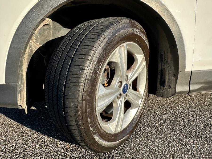 2015 Ford Escape 4WD 4dr SE, available for sale in Copiague, New York | Great Deal Motors. Copiague, New York 2015 Ford Escape 4WD 4dr SE, available for sale in Copiague, New York | Great Deal Motors. Copiague, New York