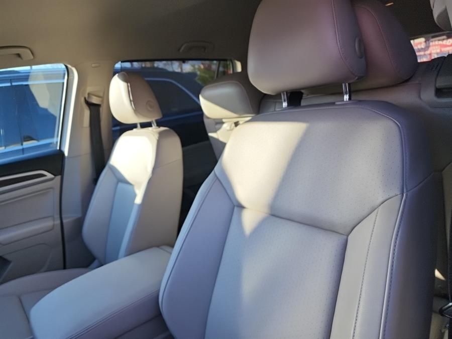 2018 Volkswagen Atlas 3.6L V6 SE 4MOTION, available for sale in Islip, New York | L.I. Auto Gallery. Islip, New York 2018 Volkswagen Atlas 3.6L V6 SE 4MOTION, available for sale in Islip, New York | L.I. Auto Gallery. Islip, New York