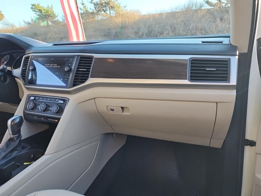 2018 Volkswagen Atlas 3.6L V6 SE 4MOTION, available for sale in Islip, New York | L.I. Auto Gallery. Islip, New York 2018 Volkswagen Atlas 3.6L V6 SE 4MOTION, available for sale in Islip, New York | L.I. Auto Gallery. Islip, New York