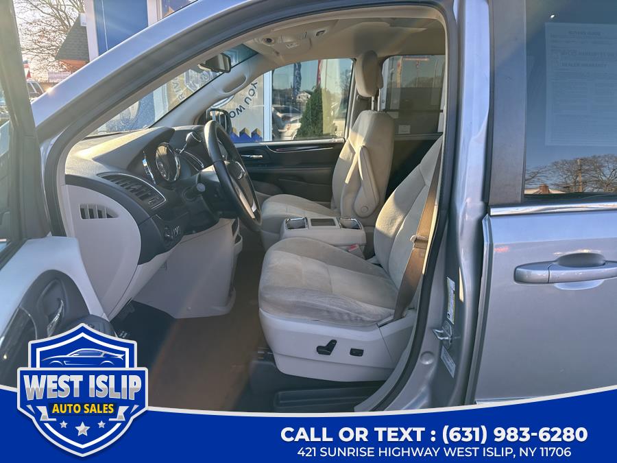 2015 Chrysler Town & Country w/ RES 4dr Wgn Touring, available for sale in West Islip, New York | West Islip Auto Sales. West Islip, New York 2015 Chrysler Town & Country w/ RES 4dr Wgn Touring, available for sale in West Islip, New York | West Islip Auto Sales. West Islip, New York