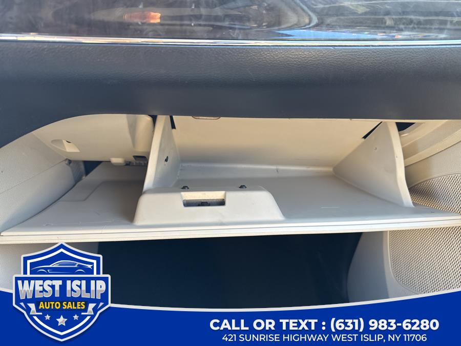 2015 Chrysler Town & Country w/ RES 4dr Wgn Touring, available for sale in West Islip, New York | West Islip Auto Sales. West Islip, New York 2015 Chrysler Town & Country w/ RES 4dr Wgn Touring, available for sale in West Islip, New York | West Islip Auto Sales. West Islip, New York