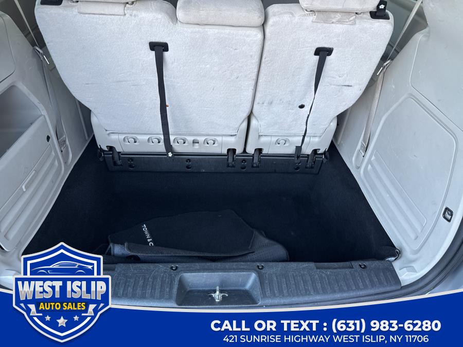 2015 Chrysler Town & Country w/ RES 4dr Wgn Touring, available for sale in West Islip, New York | West Islip Auto Sales. West Islip, New York 2015 Chrysler Town & Country w/ RES 4dr Wgn Touring, available for sale in West Islip, New York | West Islip Auto Sales. West Islip, New York