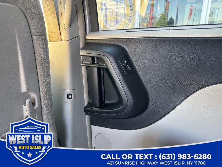 2015 Chrysler Town & Country w/ RES 4dr Wgn Touring, available for sale in West Islip, New York | West Islip Auto Sales. West Islip, New York 2015 Chrysler Town & Country w/ RES 4dr Wgn Touring, available for sale in West Islip, New York | West Islip Auto Sales. West Islip, New York