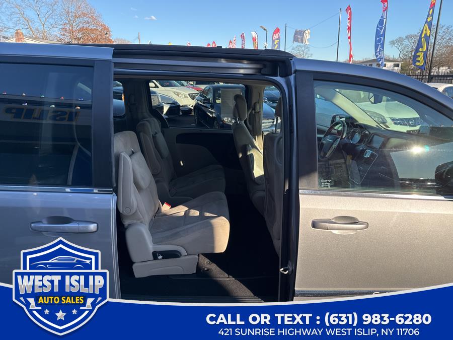2015 Chrysler Town & Country w/ RES 4dr Wgn Touring, available for sale in West Islip, New York | West Islip Auto Sales. West Islip, New York 2015 Chrysler Town & Country w/ RES 4dr Wgn Touring, available for sale in West Islip, New York | West Islip Auto Sales. West Islip, New York