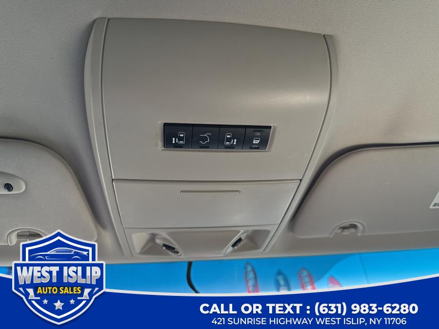 2015 Chrysler Town & Country w/ RES 4dr Wgn Touring, available for sale in West Islip, New York | West Islip Auto Sales. West Islip, New York 2015 Chrysler Town & Country w/ RES 4dr Wgn Touring, available for sale in West Islip, New York | West Islip Auto Sales. West Islip, New York