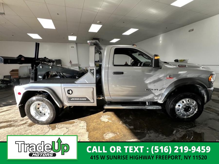 2024 RAM Ram 4500 Chassis Cab SLT photo 6