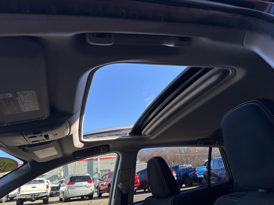 2017 Toyota RAV4 Hybrid XLE AWD, available for sale in Waterbury, Connecticut | National Auto Brokers, Inc.. Waterbury, Connecticut 2017 Toyota RAV4 Hybrid XLE AWD, available for sale in Waterbury, Connecticut | National Auto Brokers, Inc.. Waterbury, Connecticut