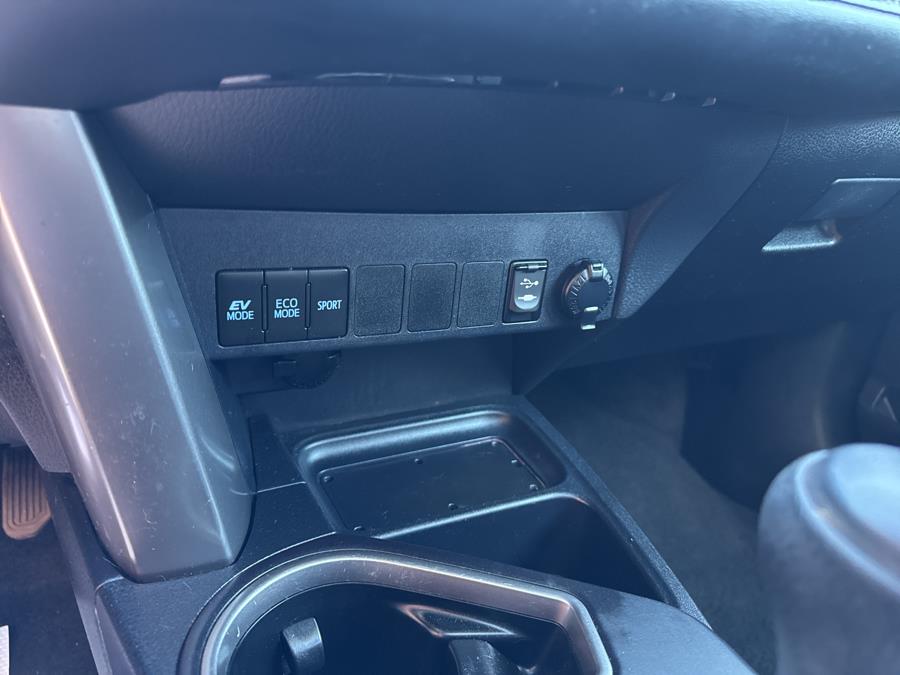 2017 Toyota RAV4 Hybrid XLE AWD, available for sale in Waterbury, Connecticut | National Auto Brokers, Inc.. Waterbury, Connecticut 2017 Toyota RAV4 Hybrid XLE AWD, available for sale in Waterbury, Connecticut | National Auto Brokers, Inc.. Waterbury, Connecticut