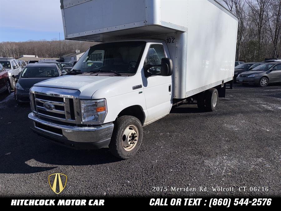 Used 2016 Ford E-350sd in Wolcott, Connecticut | Hitchcock Motor Car. Wolcott, Connecticut