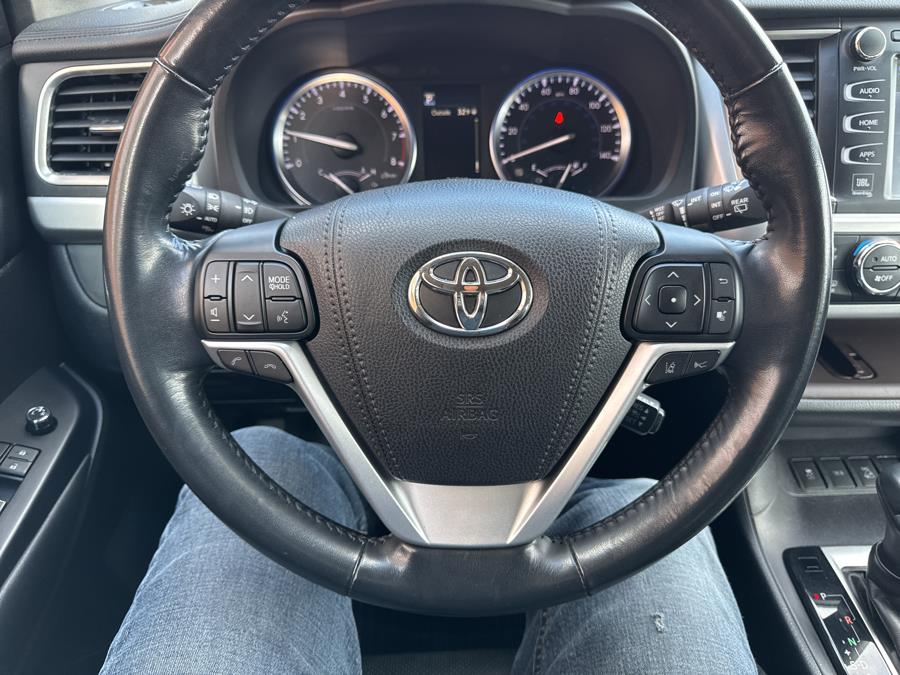 2018 Toyota Highlander Limited V6 AWD, available for sale in Waterbury, Connecticut | National Auto Brokers, Inc.. Waterbury, Connecticut 2018 Toyota Highlander Limited V6 AWD, available for sale in Waterbury, Connecticut | National Auto Brokers, Inc.. Waterbury, Connecticut