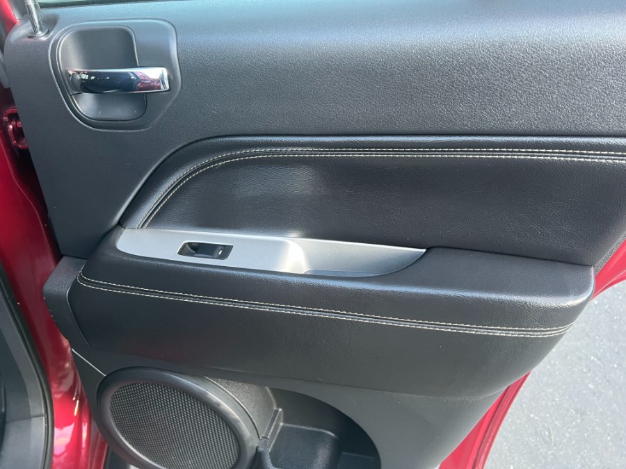 2015 Jeep Compass 4WD 4dr Latitude, available for sale in Bristol, Connecticut | Bristol Auto Center LLC. Bristol, Connecticut 2015 Jeep Compass 4WD 4dr Latitude, available for sale in Bristol, Connecticut | Bristol Auto Center LLC. Bristol, Connecticut