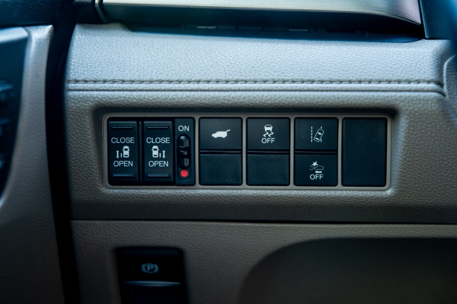 2019 Honda Odyssey EX-L Auto, available for sale in Newark, New Jersey | Champion Of Newark. Newark, New Jersey 2019 Honda Odyssey EX-L Auto, available for sale in Newark, New Jersey | Champion Of Newark. Newark, New Jersey