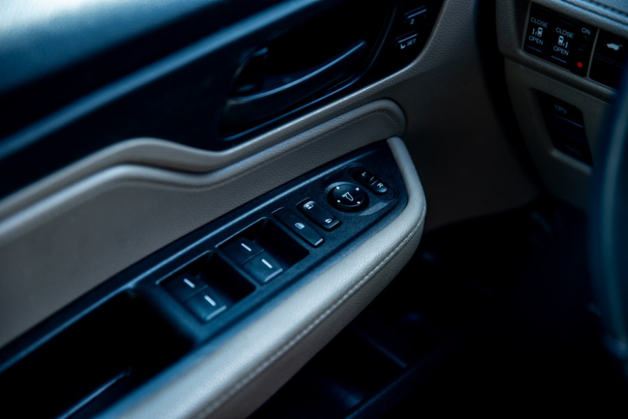 2019 Honda Odyssey EX-L Auto, available for sale in Newark, New Jersey | Champion Of Newark. Newark, New Jersey 2019 Honda Odyssey EX-L Auto, available for sale in Newark, New Jersey | Champion Of Newark. Newark, New Jersey