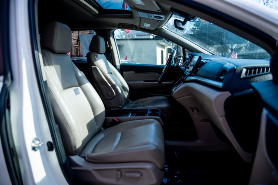 2019 Honda Odyssey EX-L Auto, available for sale in Newark, New Jersey | Champion Of Newark. Newark, New Jersey 2019 Honda Odyssey EX-L Auto, available for sale in Newark, New Jersey | Champion Of Newark. Newark, New Jersey