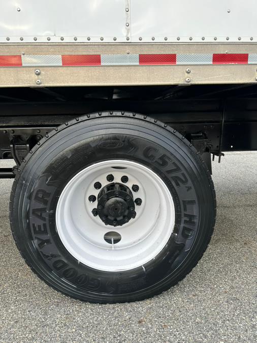 2020 HINO 268A 26FT MORGAN BOX/MAXON LIFTGATE NON CDL, available for sale in Paterson, New Jersey | Speedway Commercial Motors LLC. Paterson, New Jersey 2020 HINO 268A 26FT MORGAN BOX/MAXON LIFTGATE NON CDL, available for sale in Paterson, New Jersey | Speedway Commercial Motors LLC. Paterson, New Jersey