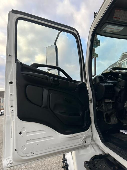 2020 HINO 268A 26FT MORGAN BOX/MAXON LIFTGATE NON CDL, available for sale in Paterson, New Jersey | Speedway Commercial Motors LLC. Paterson, New Jersey 2020 HINO 268A 26FT MORGAN BOX/MAXON LIFTGATE NON CDL, available for sale in Paterson, New Jersey | Speedway Commercial Motors LLC. Paterson, New Jersey
